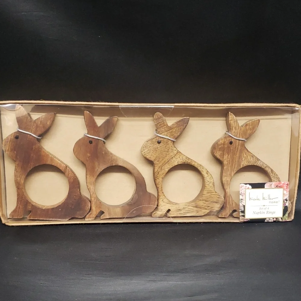 Nicole Miller NWT Set/4 Wooden Bunny Napkin Rings Set